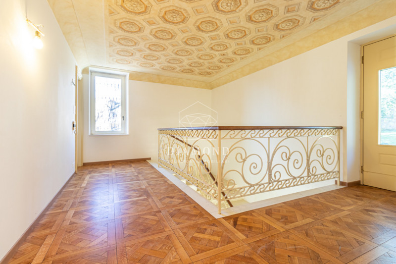 Immagine 55 di Villa in vendita  in Via Biondella a Verona