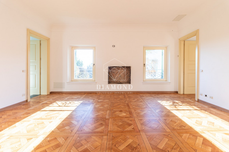 Immagine 57 di Villa in vendita  in Via Biondella a Verona