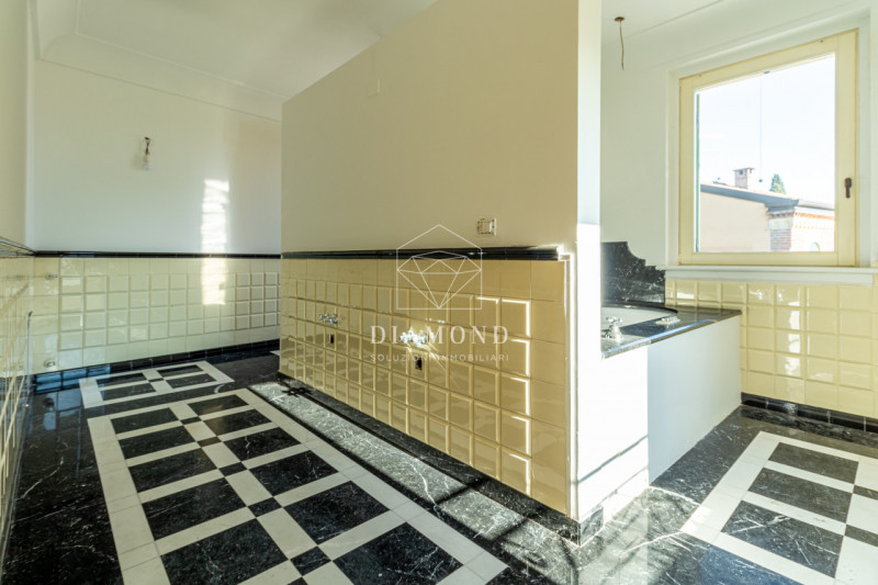 Immagine 59 di Villa in vendita  in Via Biondella a Verona