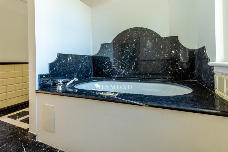 Immagine 60 di Villa in vendita  in Via Biondella a Verona