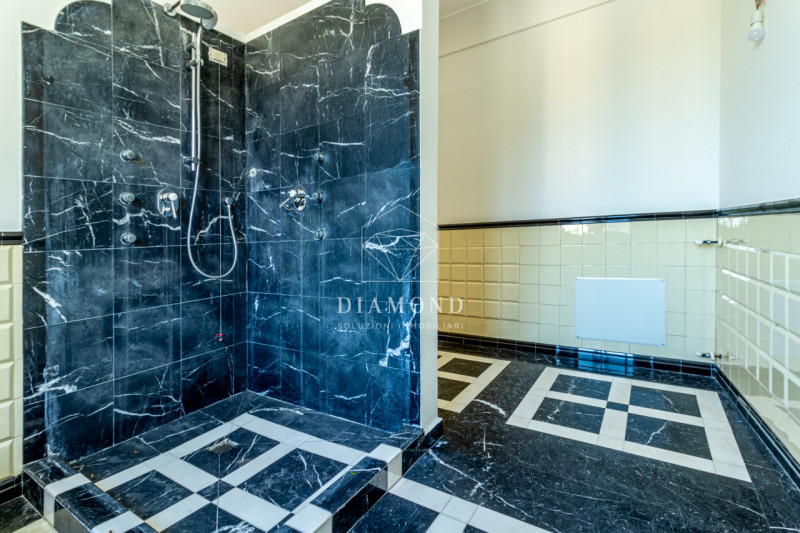 Immagine 62 di Villa in vendita  in Via Biondella a Verona