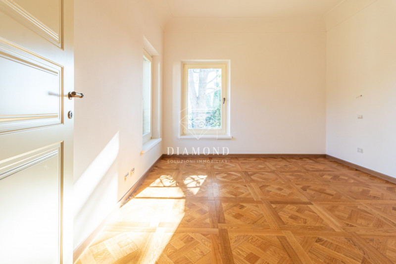 Immagine 68 di Villa in vendita  in Via Biondella a Verona