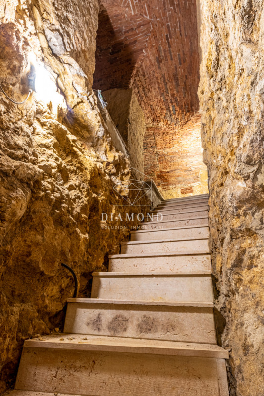 Immagine 76 di Villa in vendita  in Via Biondella a Verona