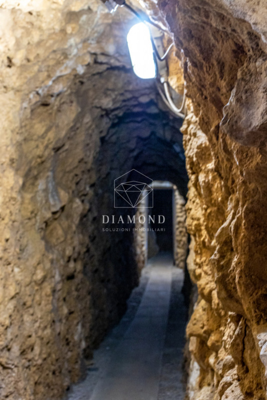 Immagine 78 di Villa in vendita  in Via Biondella a Verona