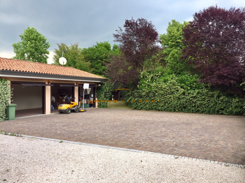 Immagine 19 di Villa in vendita  in Via Roma a San Biagio Di Callalta