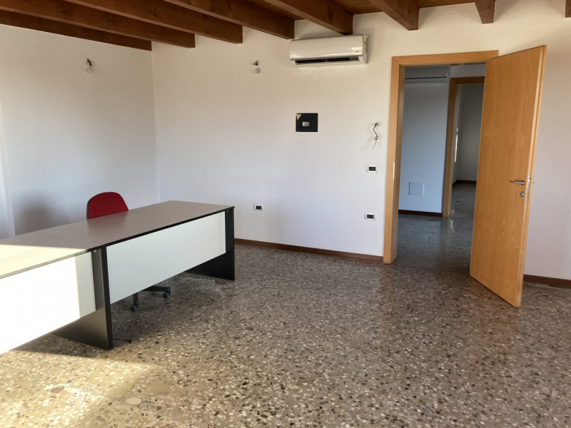 Immagine 7 di Capannone industriale in vendita  in VIA PIOVEGA a Piove Di Sacco