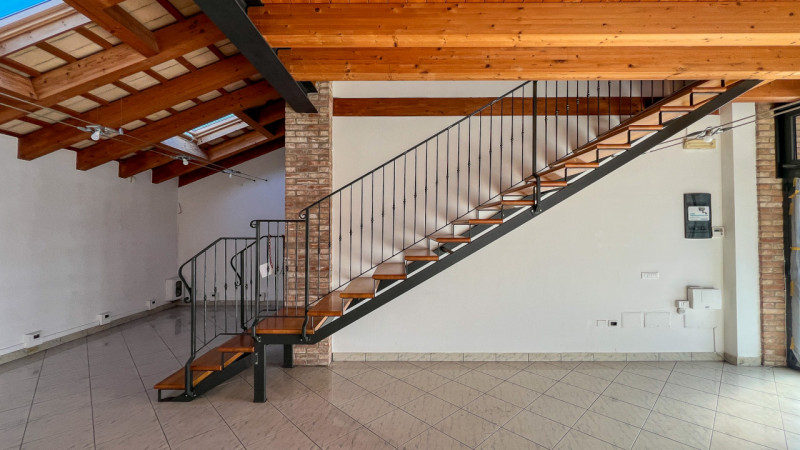 Immagine 6 di Negozio in vendita  in Piazza Carlo Rosso, 7 a Piove Di Sacco