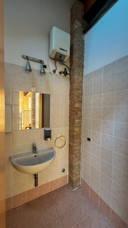 Immagine 9 di Negozio in vendita  in Piazza Carlo Rosso, 7 a Piove Di Sacco