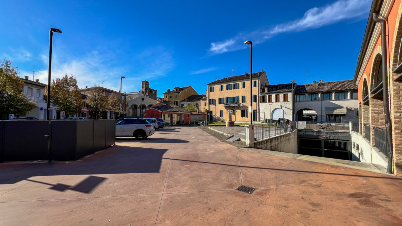 Immagine 16 di Negozio in vendita  in Piazza Carlo Rosso, 7 a Piove Di Sacco