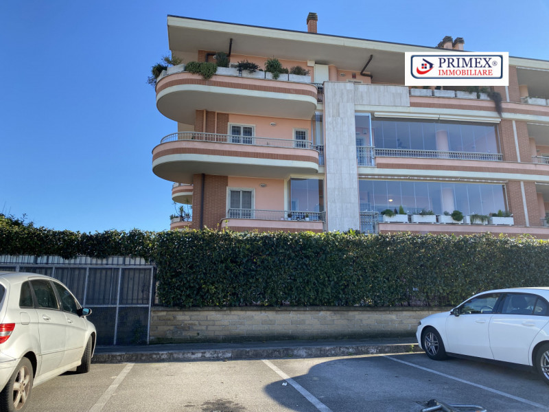 Immagine 1 di Cantina in vendita  in VIA PERICLE FAZZINI a Roma