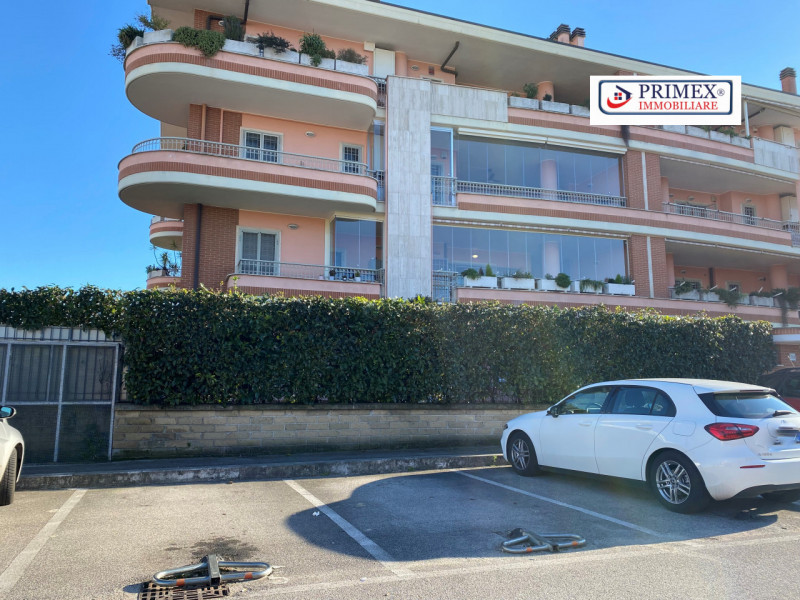 Immagine 2 di Cantina in vendita  in VIA PERICLE FAZZINI a Roma