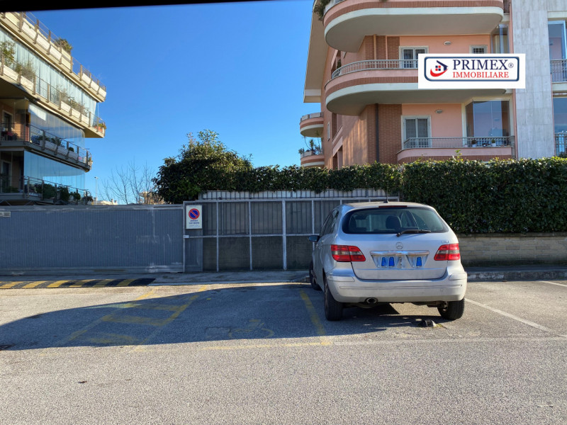 Immagine 6 di Cantina in vendita  in VIA PERICLE FAZZINI a Roma