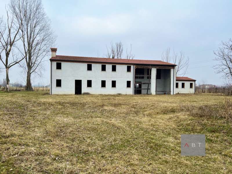 Immagine 3 di Casa indipendente in vendita  a Piazzola Sul Brenta