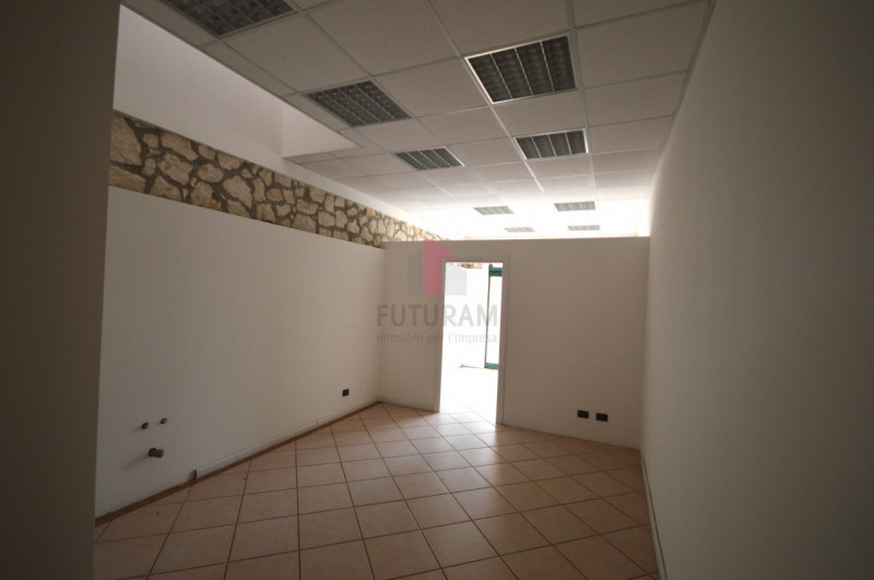 Immagine 4 di Negozio in affitto  in VIA PUCCINI 10 a Brendola