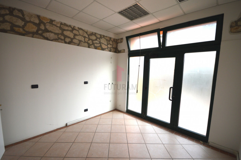Immagine 7 di Negozio in affitto  in VIA PUCCINI 10 a Brendola