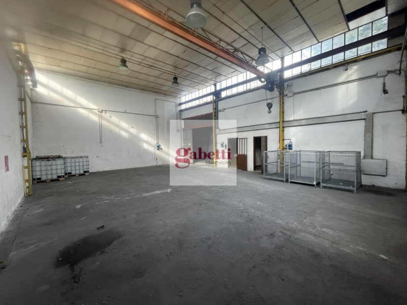 Immagine 2 di Capannone industriale in vendita  in Via Fermi a Rubano