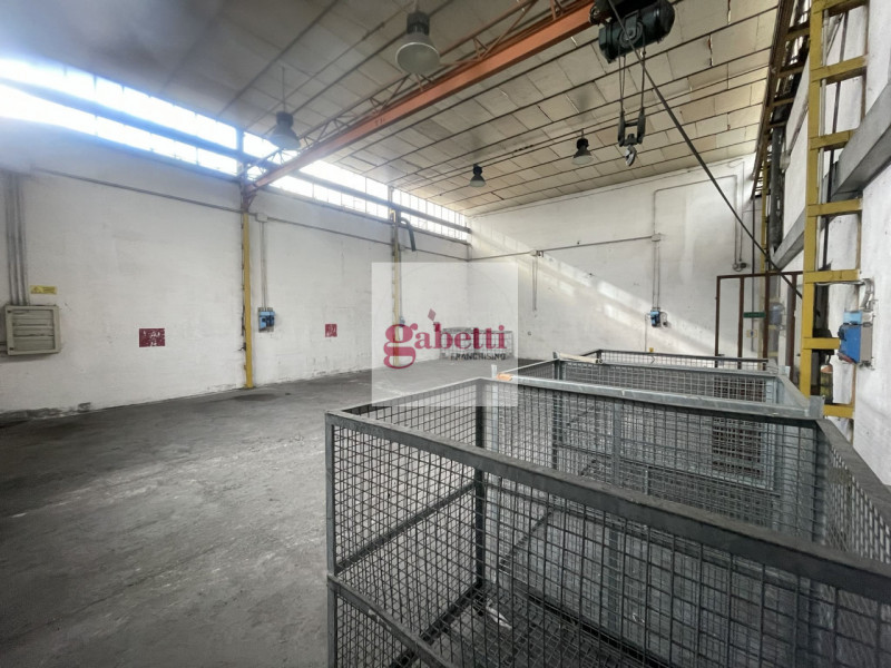Immagine 4 di Capannone industriale in vendita  in Via Fermi a Rubano