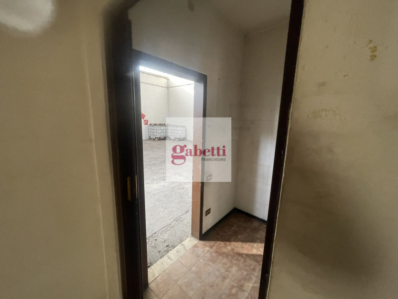 Immagine 15 di Capannone industriale in vendita  in Via Fermi a Rubano