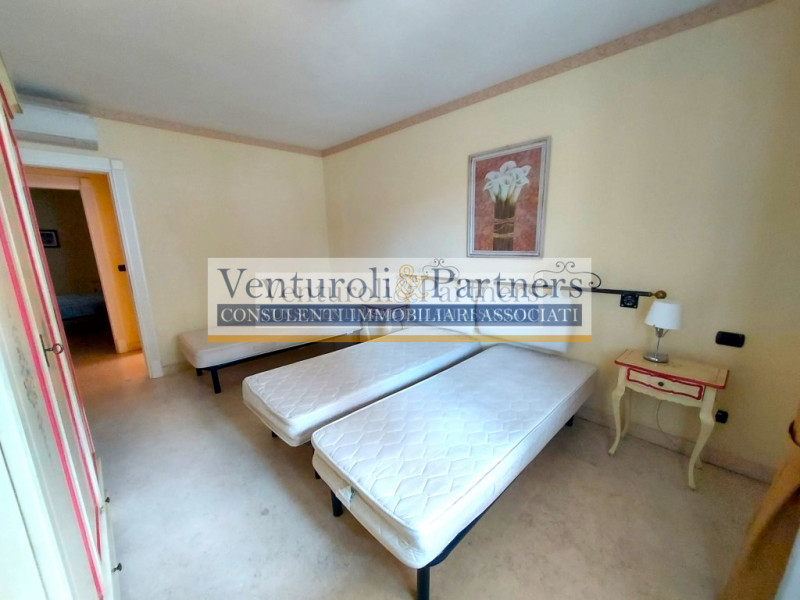 Immagine 18 di Appartamento in vendita  in via Brescia a Desenzano Del Garda