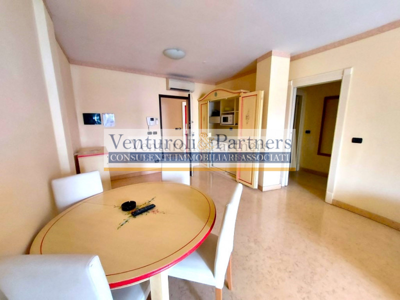 Immagine 24 di Appartamento in vendita  in via Brescia a Desenzano Del Garda