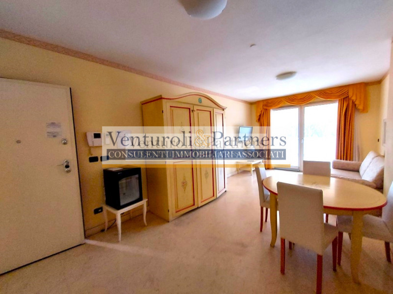 Immagine 32 di Appartamento in vendita  in via Brescia a Desenzano Del Garda