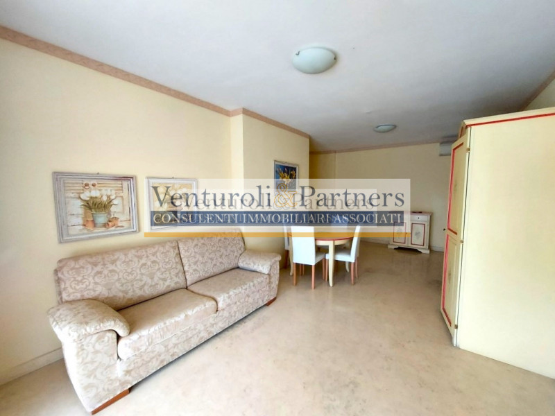 Immagine 37 di Appartamento in vendita  in via Brescia a Desenzano Del Garda