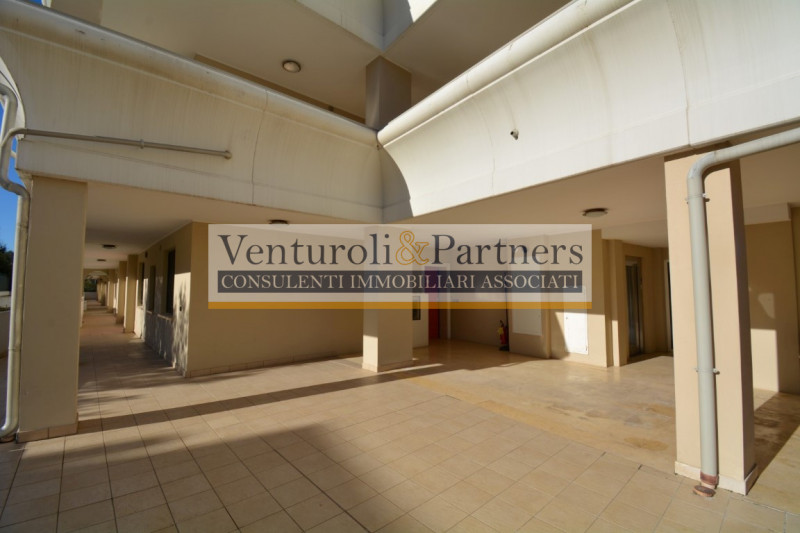 Immagine 46 di Appartamento in vendita  in via Brescia a Desenzano Del Garda