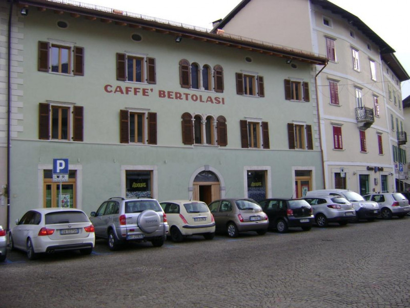 Immagine 1 di Ufficio in vendita  in Piazza Granda a Cles
