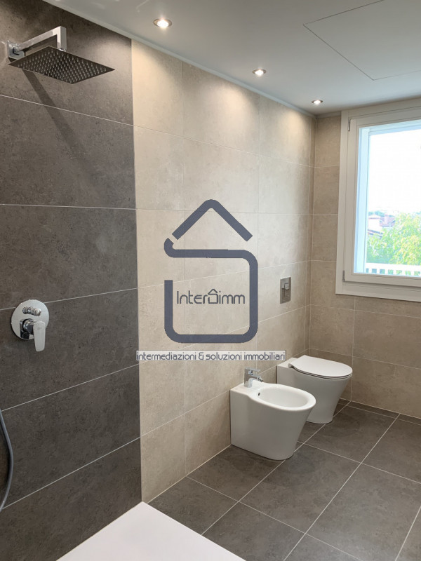 Immagine 3 di Appartamento in vendita  in via montello a Selvazzano Dentro