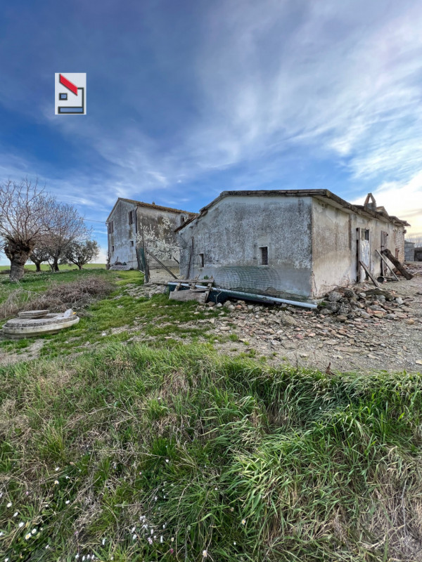 Immagine 17 di Rustico / casale in vendita  in Via San Vincenzo a Ostra
