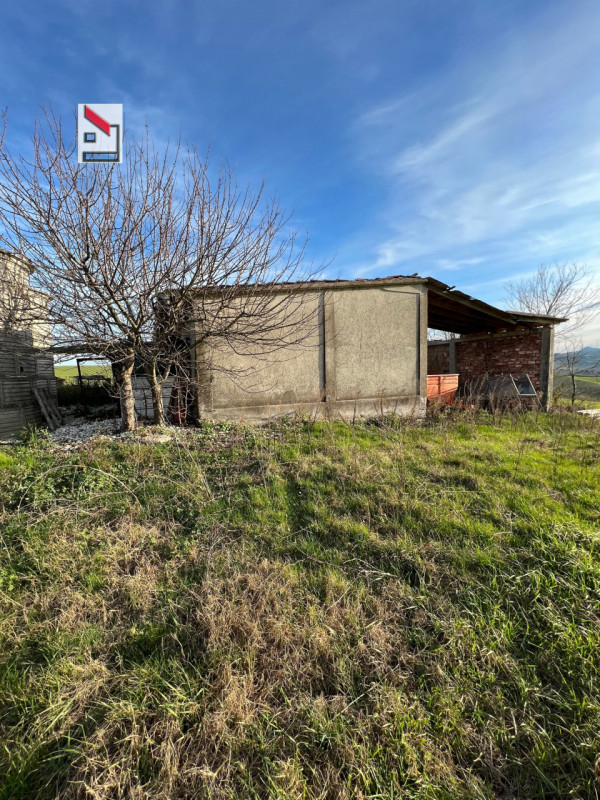 Immagine 23 di Rustico / casale in vendita  in Via San Vincenzo a Ostra