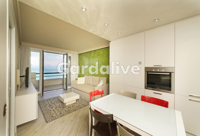 Immagine 5 di Appartamento in vendita  in Via Verona a Sirmione