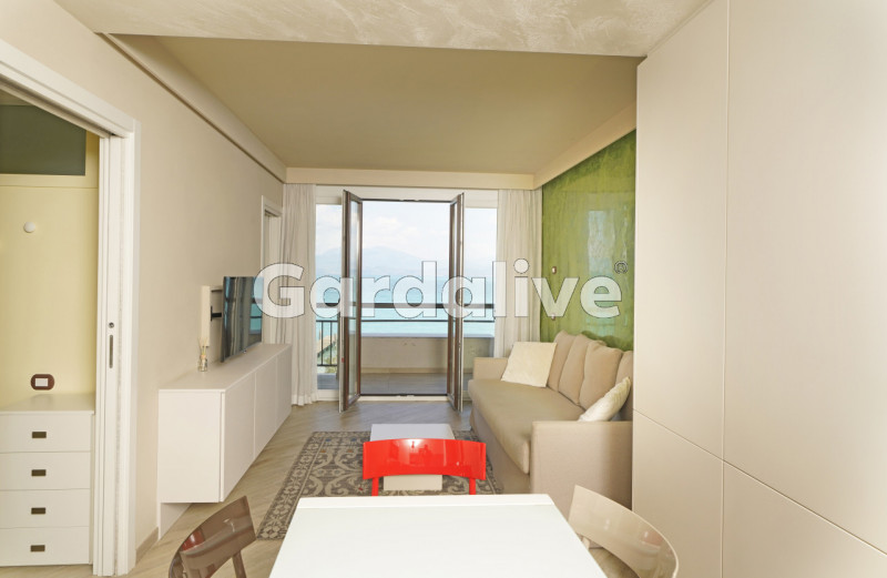 Immagine 6 di Appartamento in vendita  in Via Verona a Sirmione