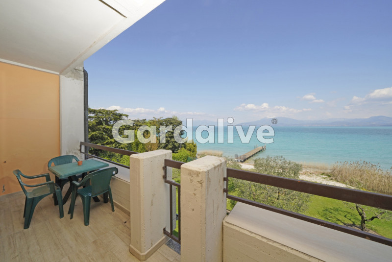 Immagine 7 di Appartamento in vendita  in Via Verona a Sirmione