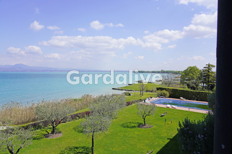 Immagine 9 di Appartamento in vendita  in Via Verona a Sirmione