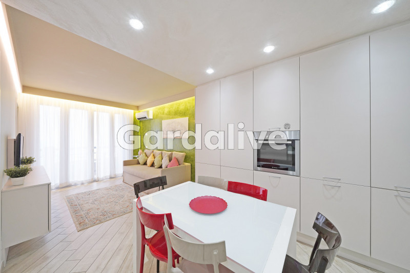 Immagine 15 di Appartamento in vendita  in Via Verona a Sirmione