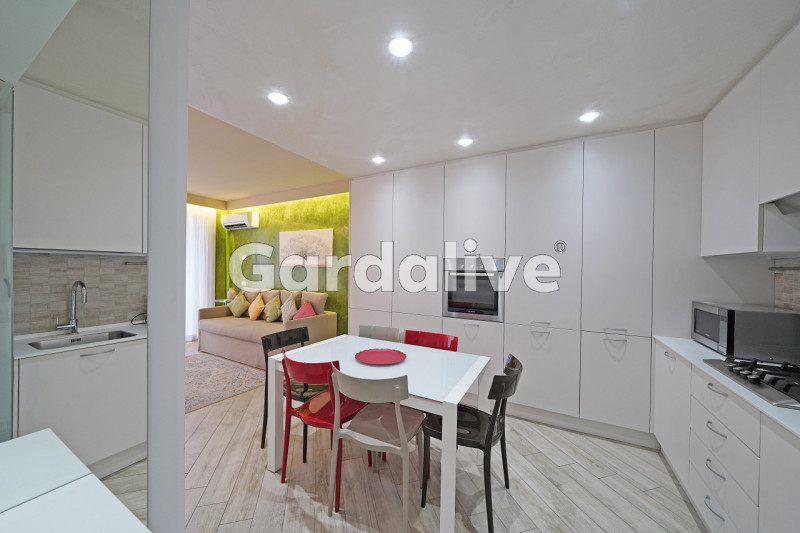 Immagine 16 di Appartamento in vendita  in Via Verona a Sirmione