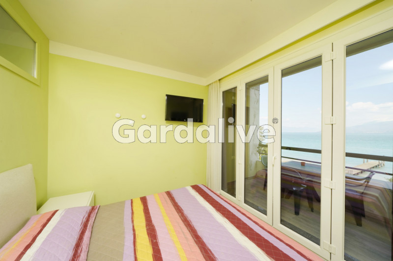 Immagine 19 di Appartamento in vendita  in Via Verona a Sirmione