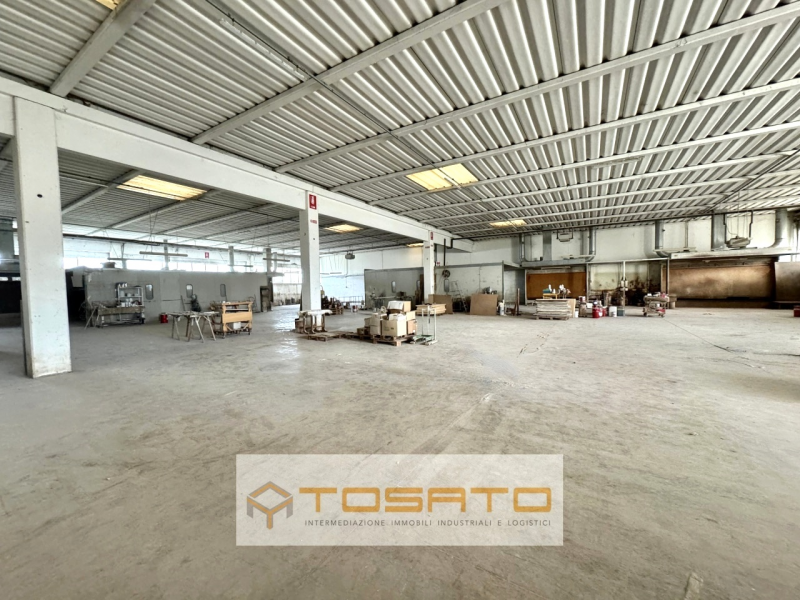 Immagine 1 di Capannone industriale in affitto  a Isola Rizza