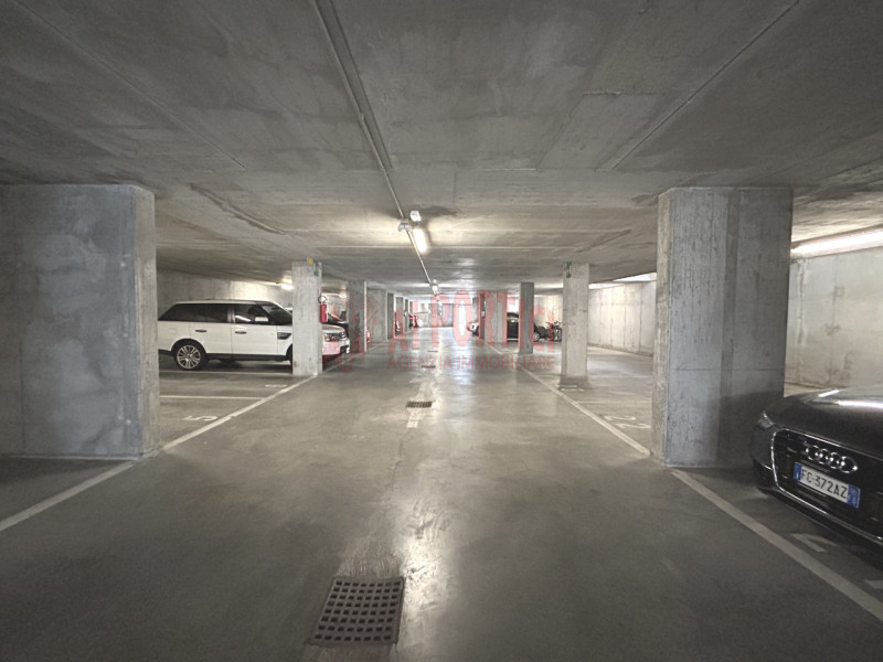 Immagine 3 di Posto auto in affitto  in Vicolo Mezzaluna a Piove Di Sacco