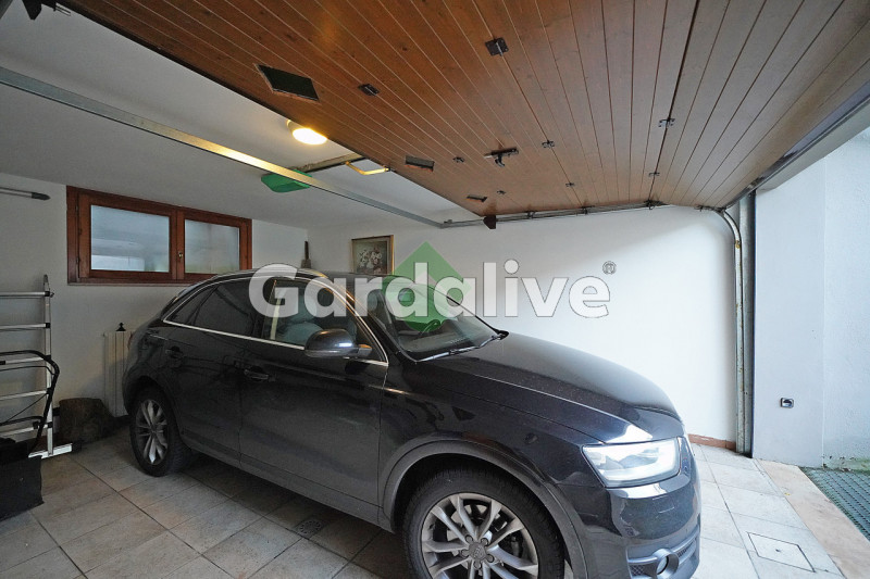 Immagine 15 di Villa in vendita  a Toscolano-Maderno