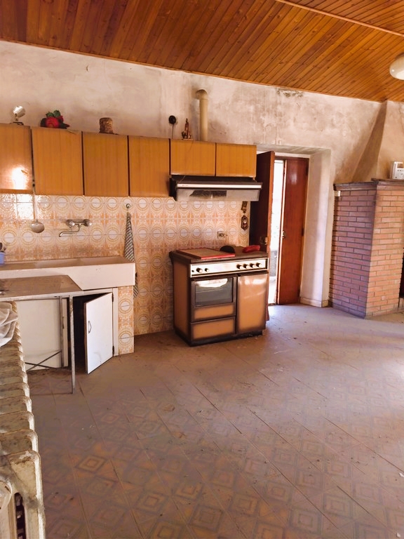 Immagine 6 di Casa indipendente in vendita  in Via del perna a Passignano Sul Trasimeno