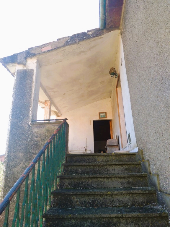 Immagine 9 di Casa indipendente in vendita  in Via del perna a Passignano Sul Trasimeno