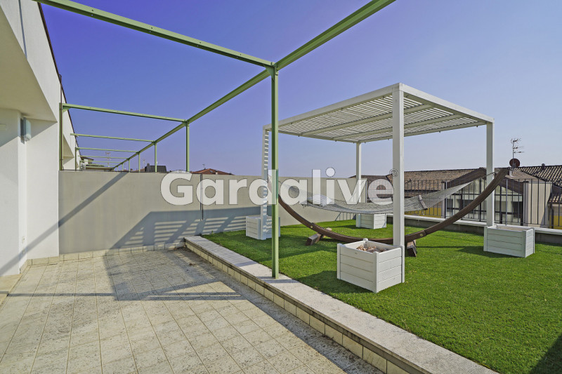 Immagine 2 di Villa in vendita  in Via Brunati 17 a Salò