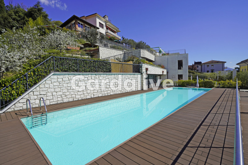 Immagine 6 di Villa in vendita  in Via Brunati 17 a Salò