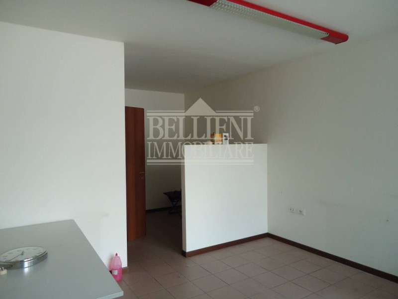 Immagine 2 di Ufficio in vendita  in Viale Trento a Vicenza
