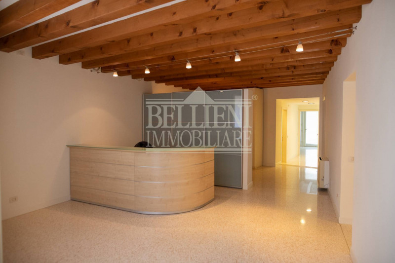 Immagine 2 di Ufficio in affitto  in Contrà dei Burci a Vicenza