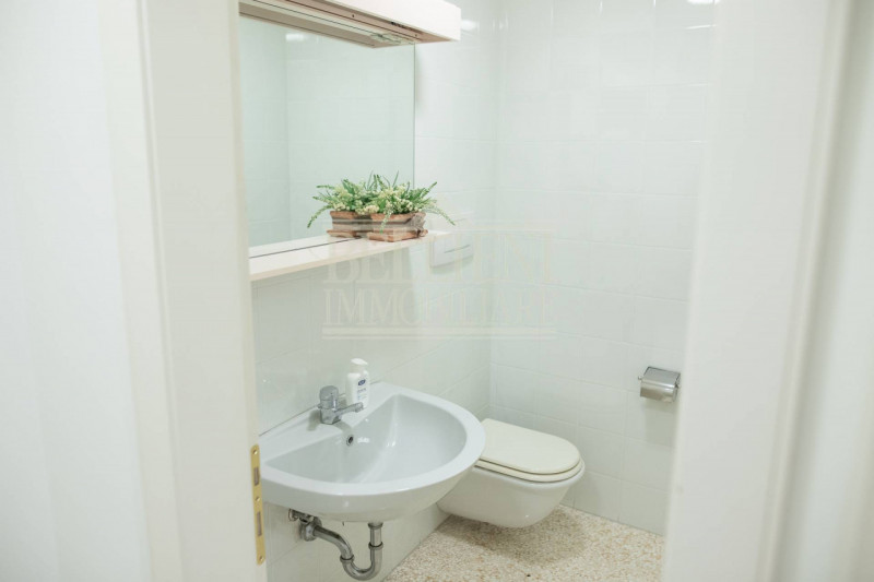 Immagine 27 di Ufficio in affitto  in Contrà dei Burci a Vicenza