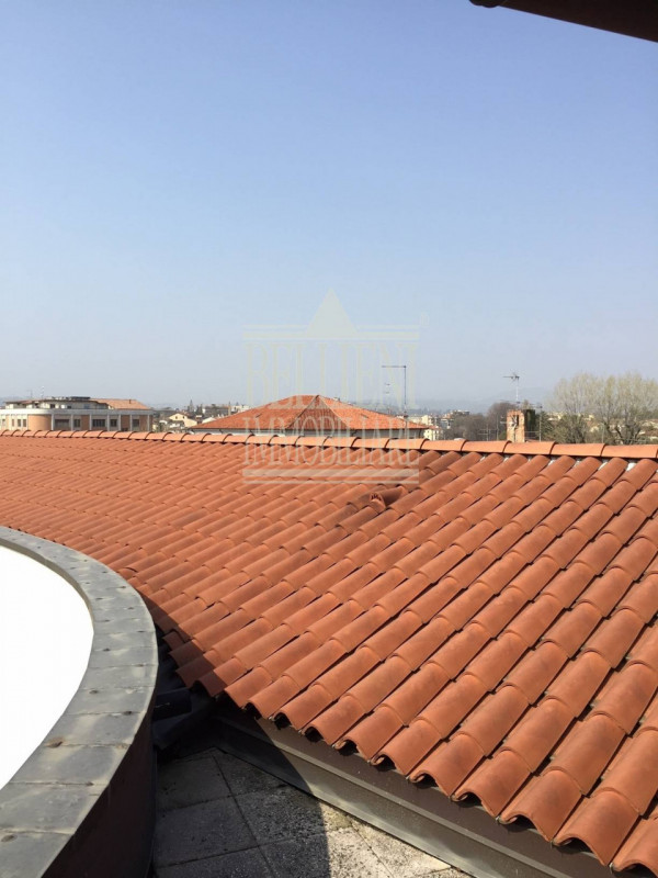 Immagine 11 di Attico in vendita  in Contrà San Marco a Vicenza