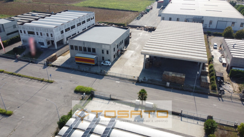 Immagine 1 di Capannone industriale in vendita  a Casaleone